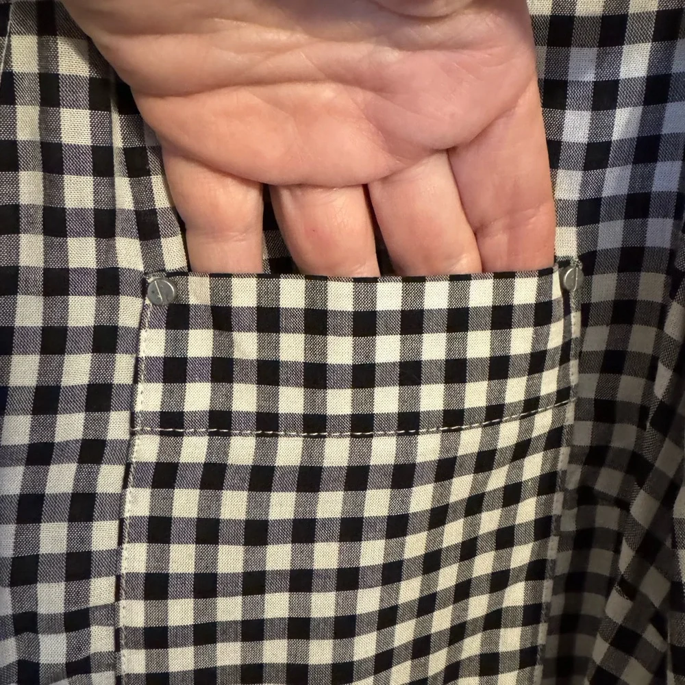 SPRING/SUMMER Jones New York Black/White Checkered Top LARGE    #F - Picture 2 of 9